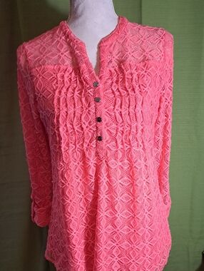Cocomo Coral Lace Crochet Button-Preset Blouse